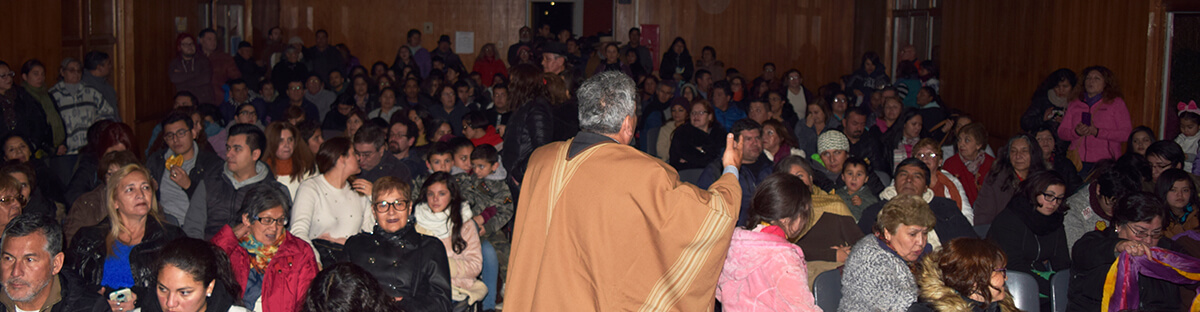 Entre candiles y sombras, puentealtinos celebraron la Noche de San Juan.