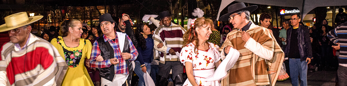 Con danzas típicas y tradiciones, conmemoramos el Día del Folclore.
