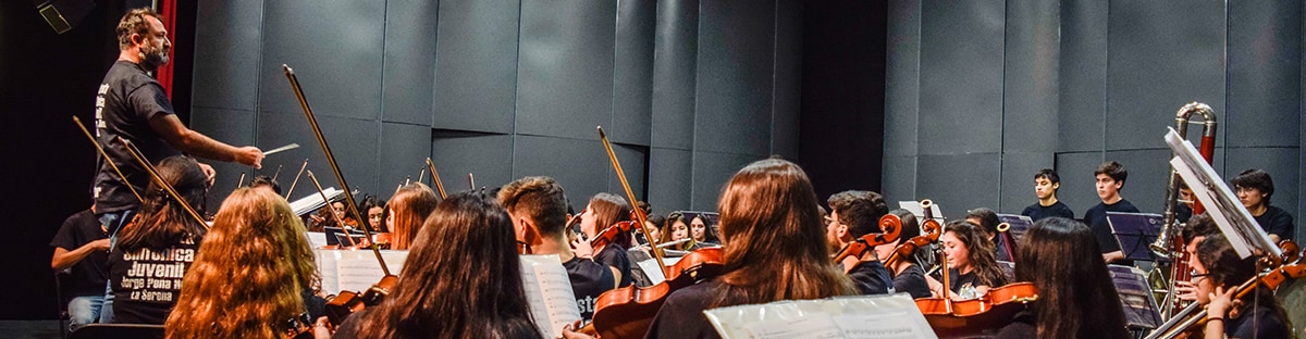 Orquesta Sinfónica Juvenil de La Serena se presentó con éxito en el Centro Cultural de Puente Alto.